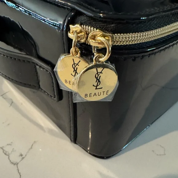 Yves Saint Laurent Beaute Black and Pink Lip Print Case - Picture 5 of 5